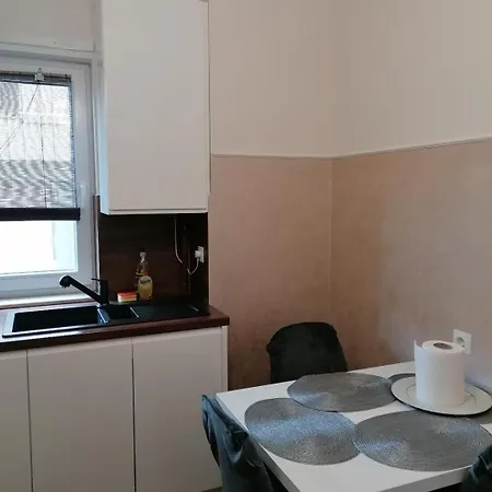 Queency Cu Gradina Si Parcare Gratuita *